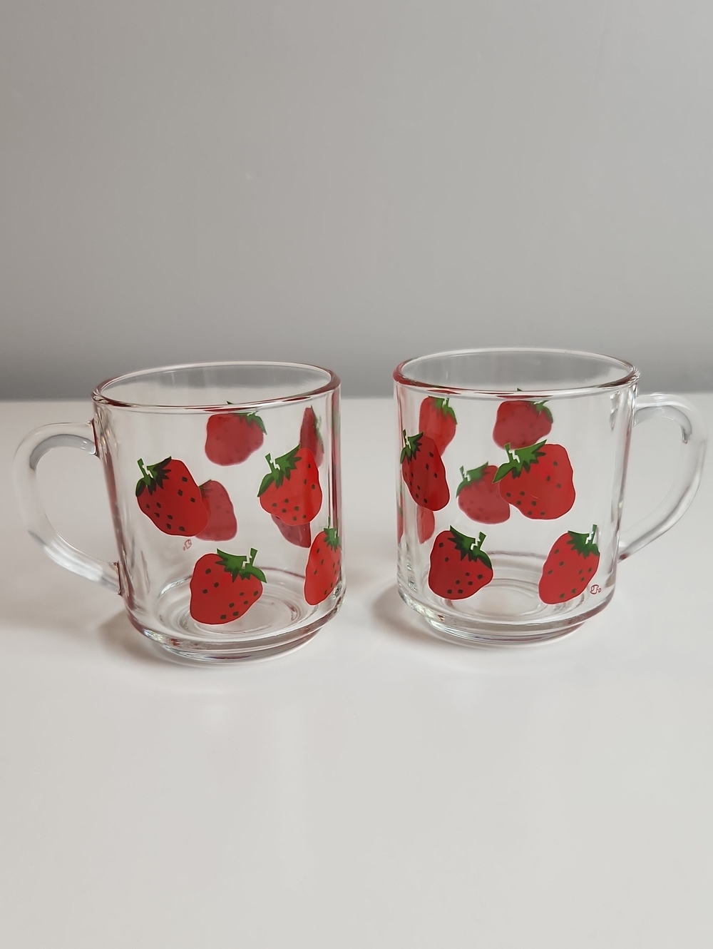 Vintage Clear Strawberry Mug Set